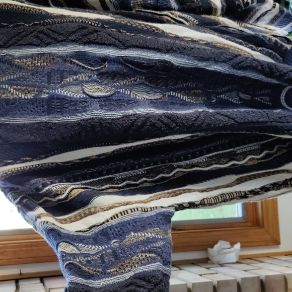 Men's Sweater, Size 1x. - Picture 3 of 4